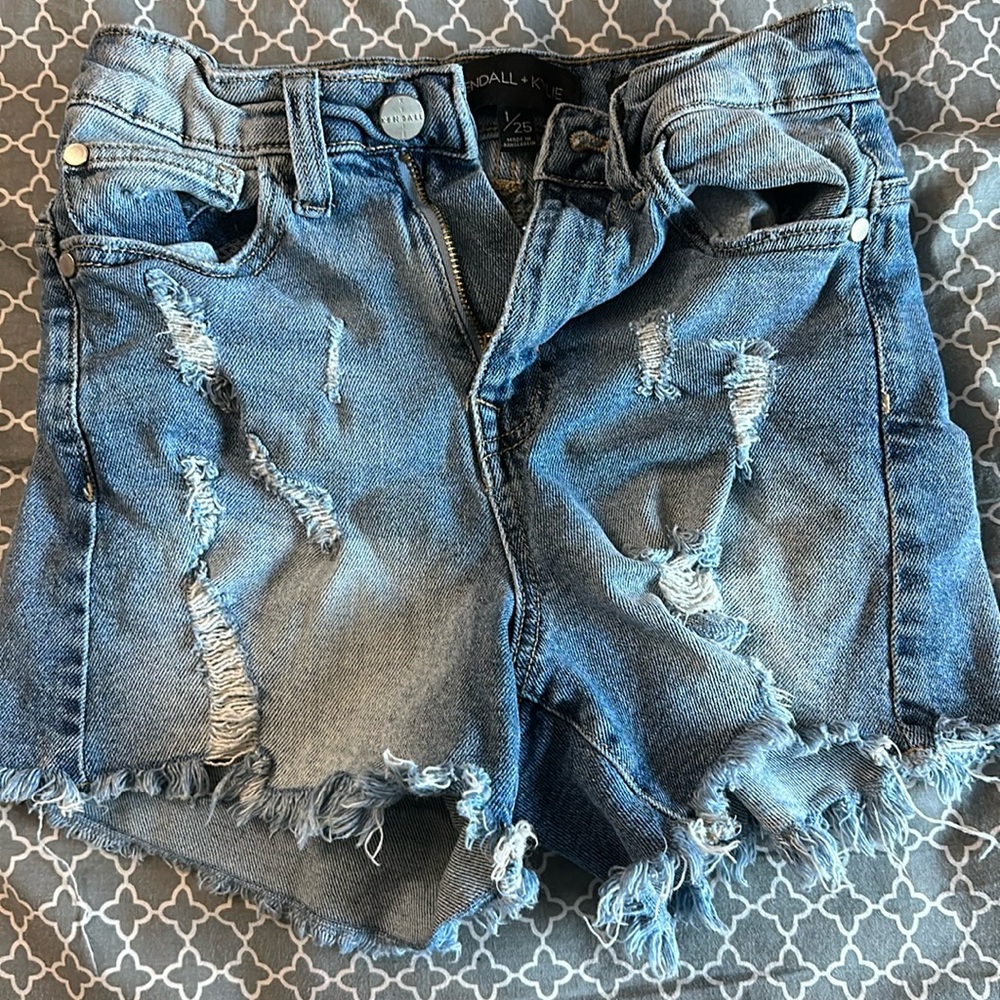 Kendall+Kylie Shorts. Size 1.